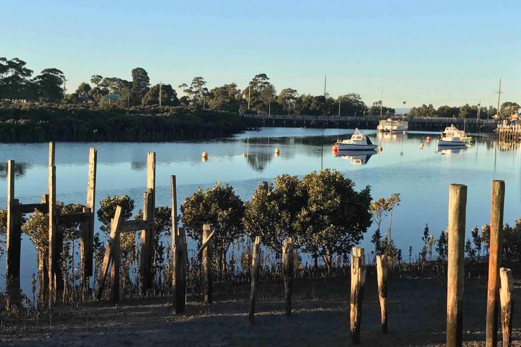 That Seaside Cottage - Fully Equipped Home, 4 Bedrooms On The Foreshore Tooradin Extérieur photo