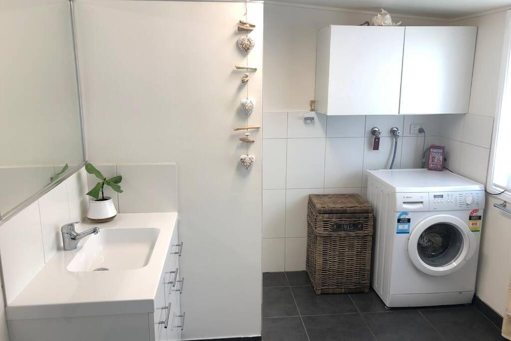 That Seaside Cottage - Fully Equipped Home, 4 Bedrooms On The Foreshore Tooradin Extérieur photo