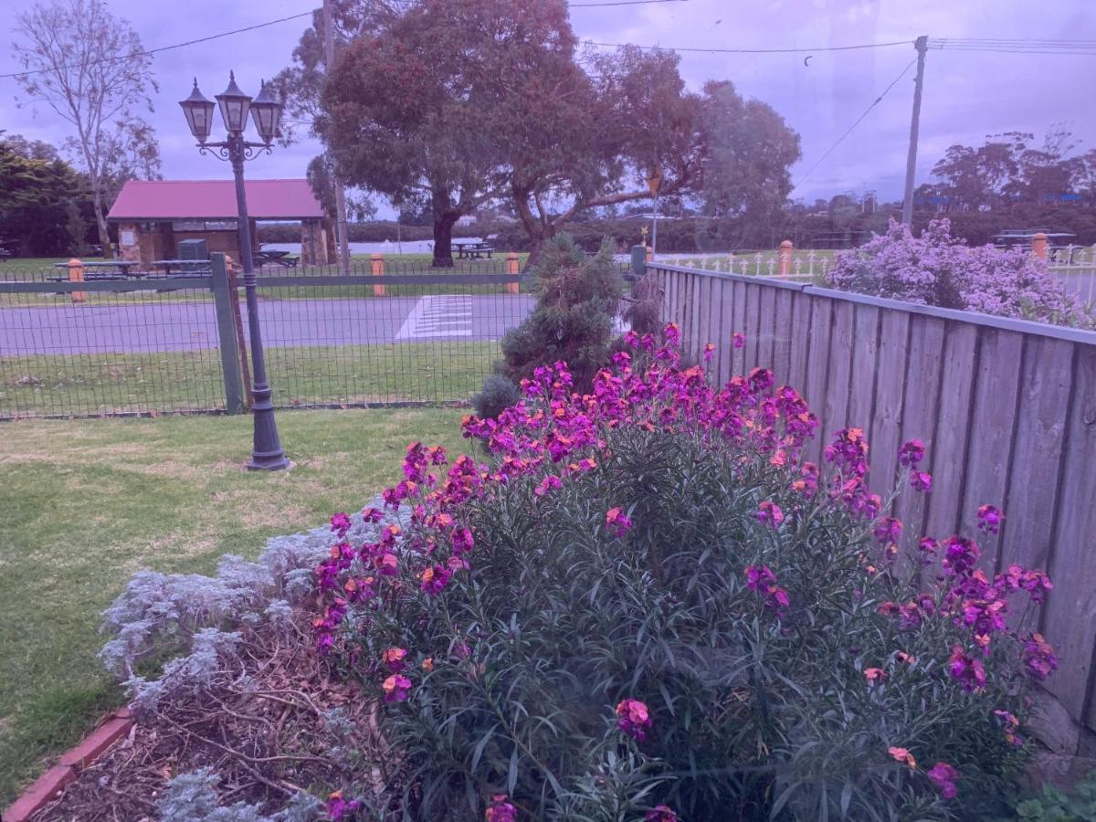 That Seaside Cottage - Fully Equipped Home, 4 Bedrooms On The Foreshore Tooradin Extérieur photo